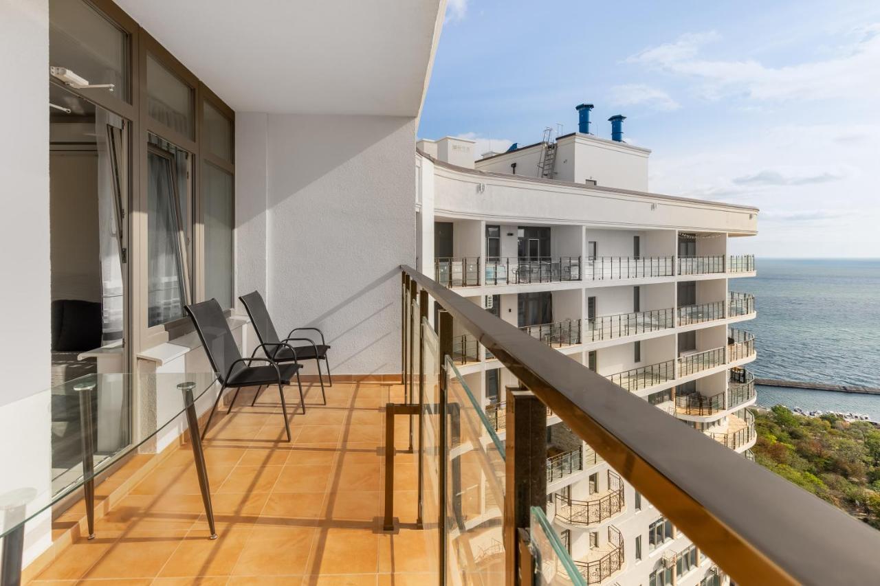 Pearl 44 Apartment With Terrace Odessa Exterior foto